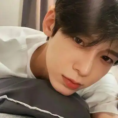 男生真人头像78所谓的值得回头一看全是活该