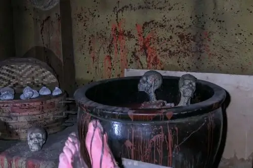 废弃鬼屋| "热闹非凡"的龙门客栈