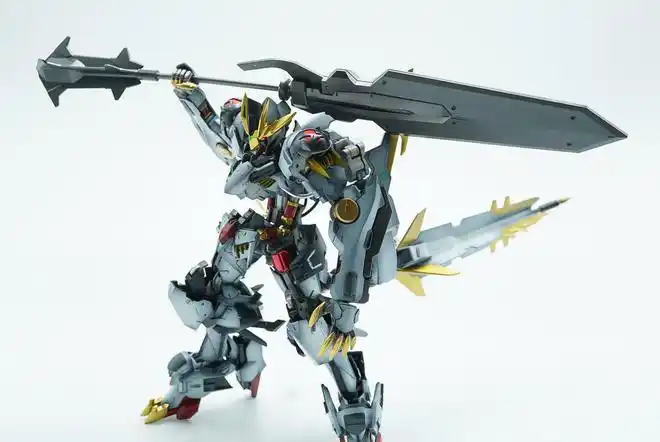 炮装巨臂大剑多形态巴巴托斯狼王高达模型