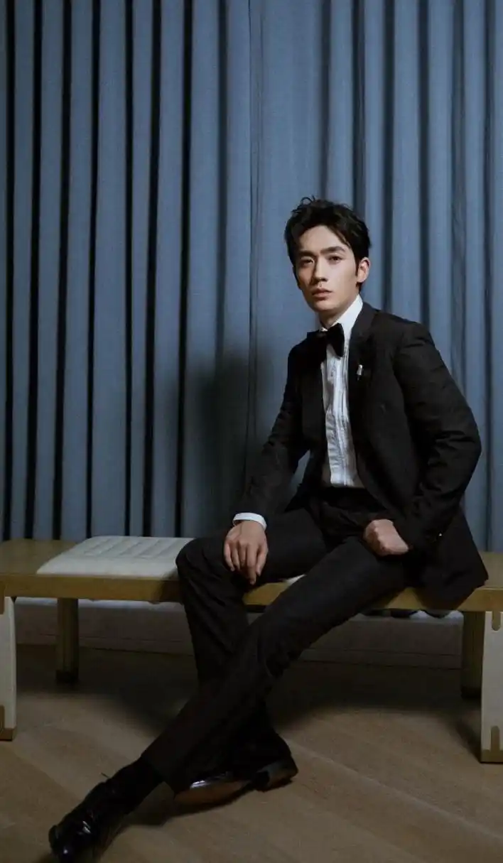 朱一龙的腿简直