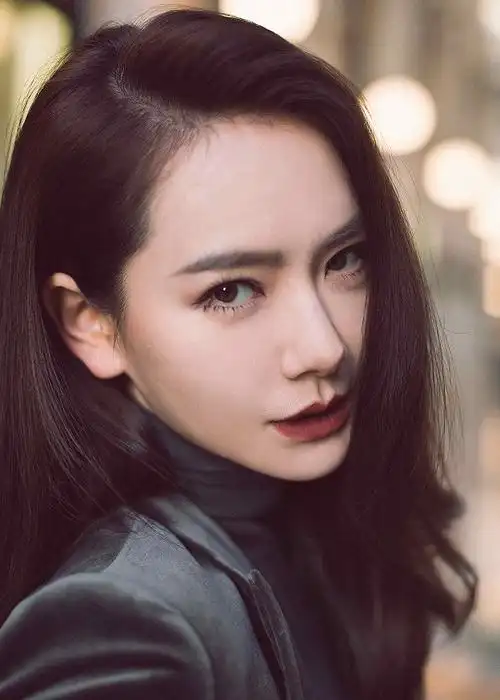 曾经的"国剧四小花旦"中混得最不好的,就是戚薇了