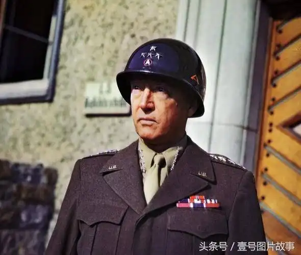 二战猛将巴顿将军,9个月歼敌140万,这组照片记录他从少年到白头