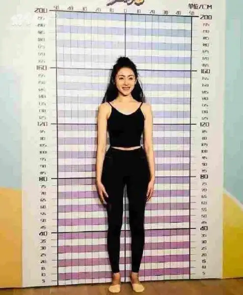 张天爱身高大揭秘   一张图推翻张天爱自爆的一米六八