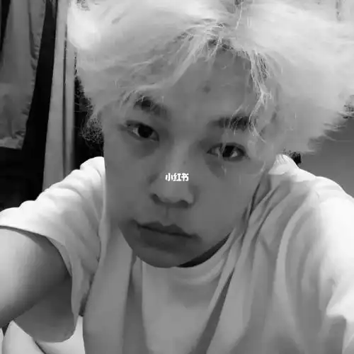 这个颜色 还是染一下灰棕04040404#选择纠结  #染发  #发色