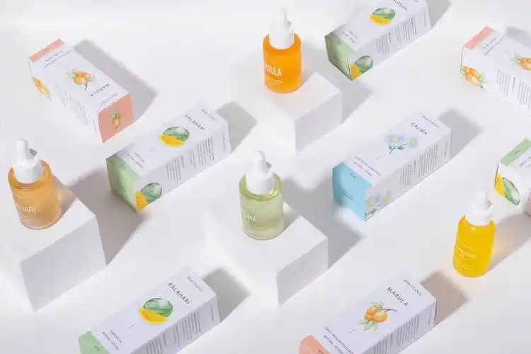 精致的插画和极简的风格beautanic护肤品包装设计