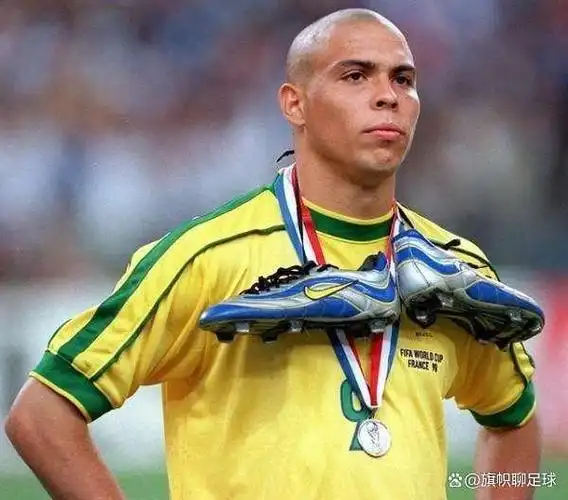 足球史上前十大最佳球员分析!(一)