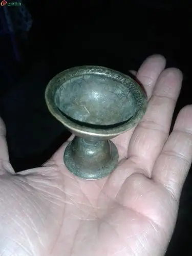 老铜酒盅一个