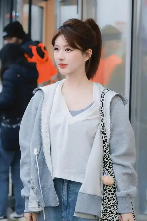 好完美的马尾辫 好青春的露思06    #赵露思2024巴黎奥运会火炬手