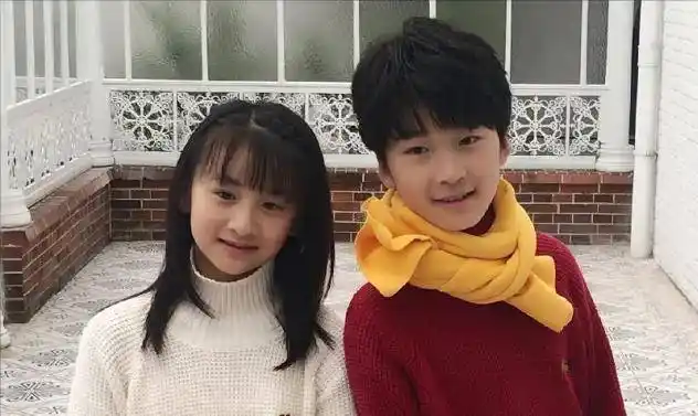 与小女友合照曝光,老父亲急忙发文表明态度_张悦轩_张亮_cp