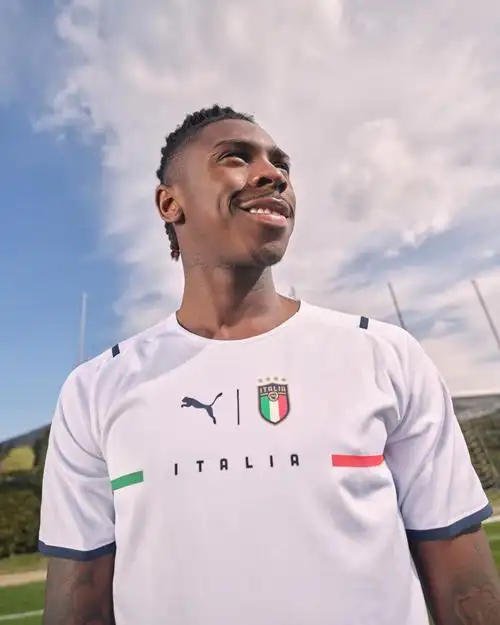 意大利国家队2021赛季客场球衣