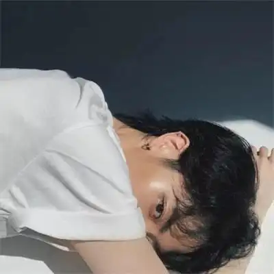 男生头像低调沉稳