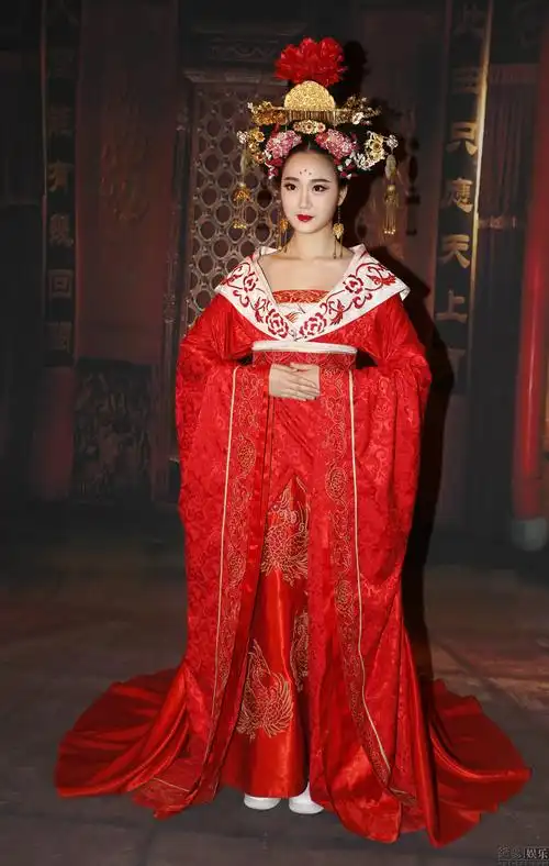 韩女团扮武媚娘秀性感身段