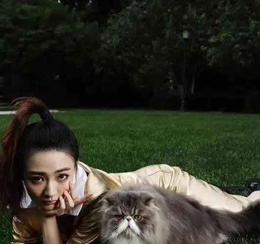 陈慧娴59岁生日庆典,金色短发惊艳瞩目