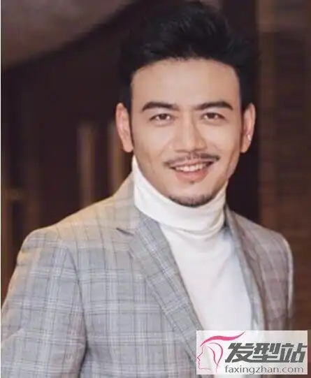 脸大肩宽男生发型