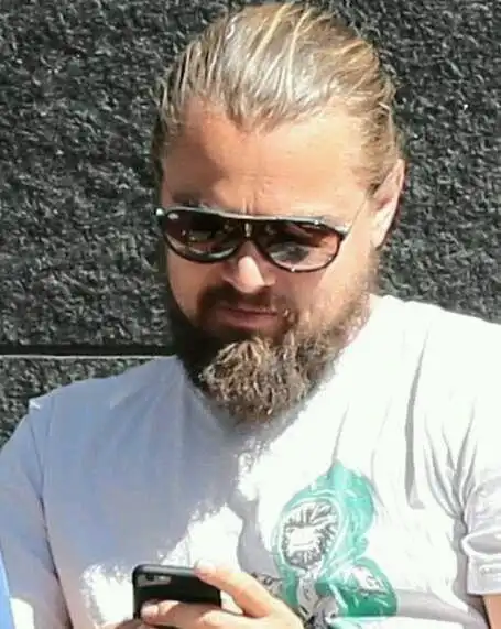 小李子年轻时候可是颜值