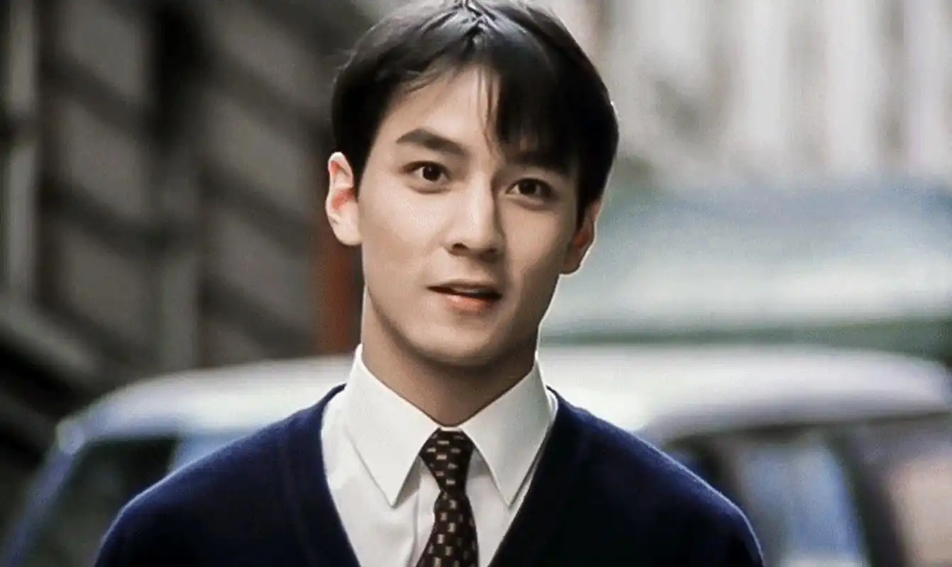 有网友出来辟谣了吴彦祖照片被恶意p图的事情.