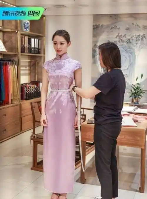 自曝腰围只有56cm,比雷佳音的大头还要小_郎朗_身材_尺寸