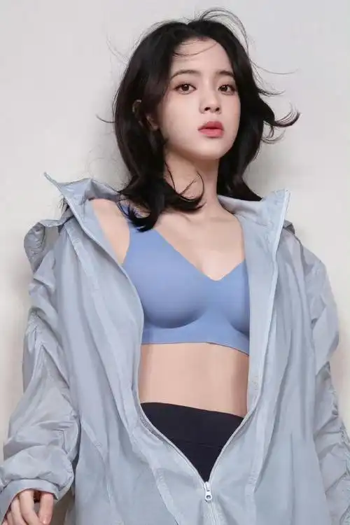 欧阳娜娜内衣代言