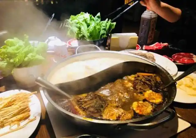 晚上吃火锅.