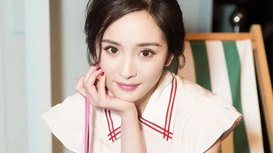 杨幂 明星风尚壁纸壁纸于2020-06-16上传元气壁纸平台,内地明星 杨幂