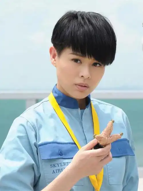 《冲上云霄Ⅱ》的两位女主角由当家花旦胡杏儿和陈法拉倾情演出,首次