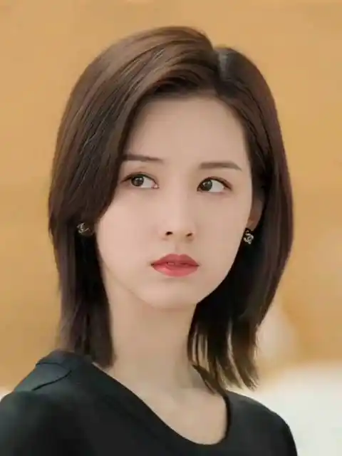 陈都灵短发也能很好驾驭