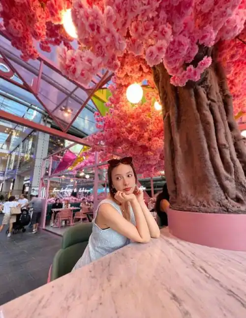 骑牛回农村 的想法: 吴昕近况曝光瘦出排骨胸 | 近日,吴昕在… - 知乎