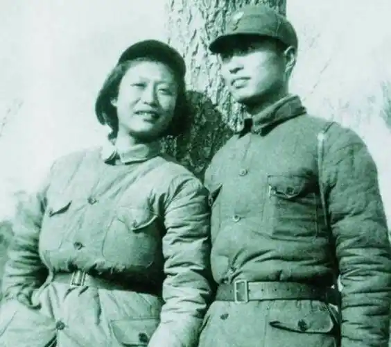抗战时自称战士,虽是骁勇上将却被称为才子_张爱萍_将军_彭雪枫