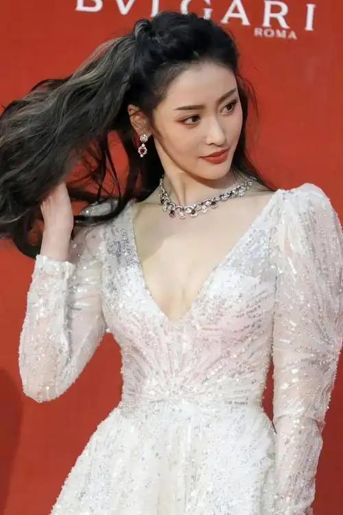 张天爱的身材真的没得说太绝了