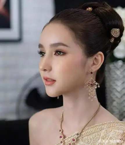泰国最美清纯人妖皇后!靠美貌挣得大别墅,女人看了都嫉妒的美貌