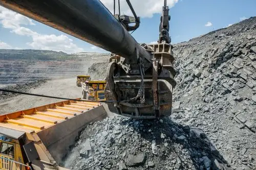 铁矿石开采现场