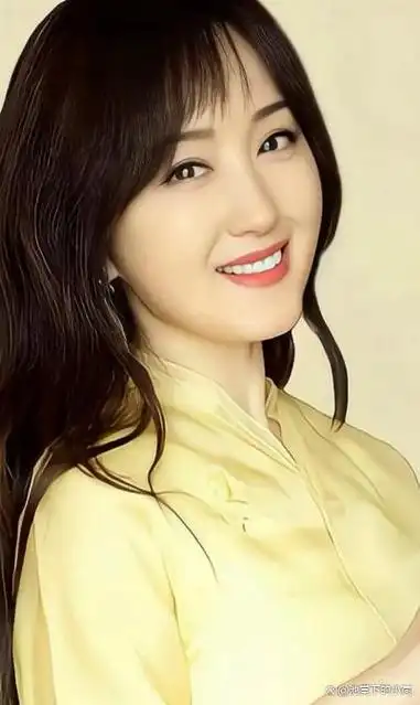 身高不够身材来凑杨钰莹圆润的身材就是她最锋利的武器