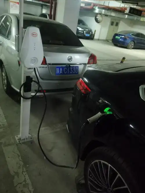 比亚迪汉充电桩安装费用( 比亚迪汉充电桩安装费用多少钱 )