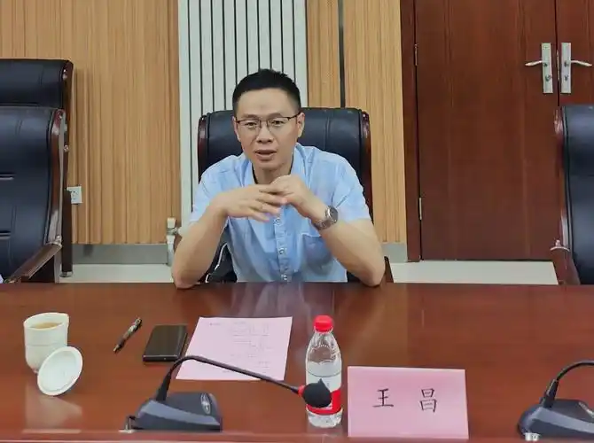 中国科学院青岛生物能源研究所李明,徐峰一行来学校(科学院)调研座谈