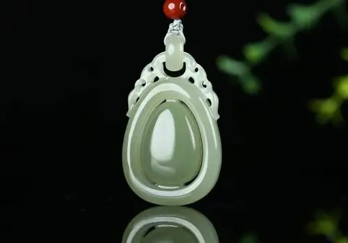【爱在心中】和田玉油青青白玉仿古水滴挂件玉石吊坠男女款19.37g