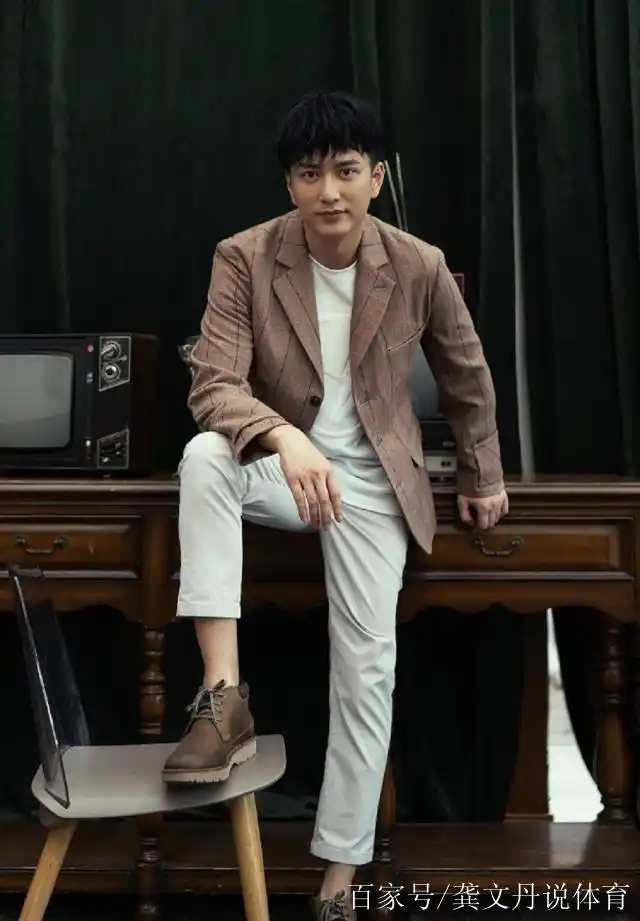 王仁君深秋复古写真