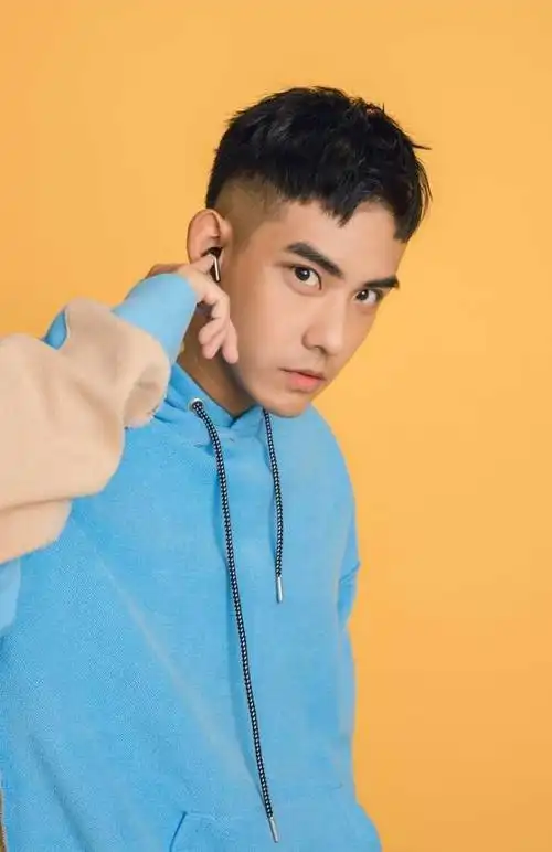 棒棒堂男孩呱呱回归出演爆笑广告表现很亮眼