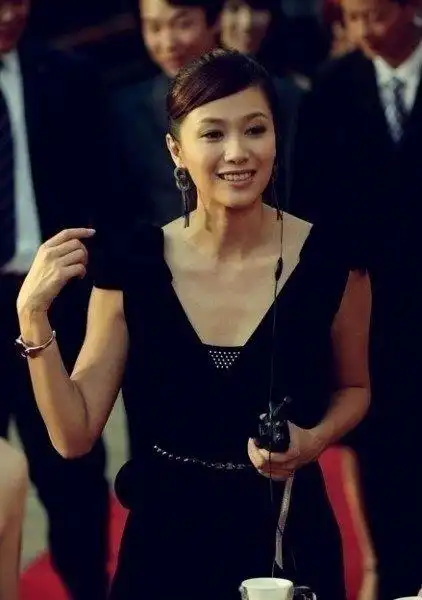 徐静蕾疑似已出嫁 老徐时髦揭秘(图)