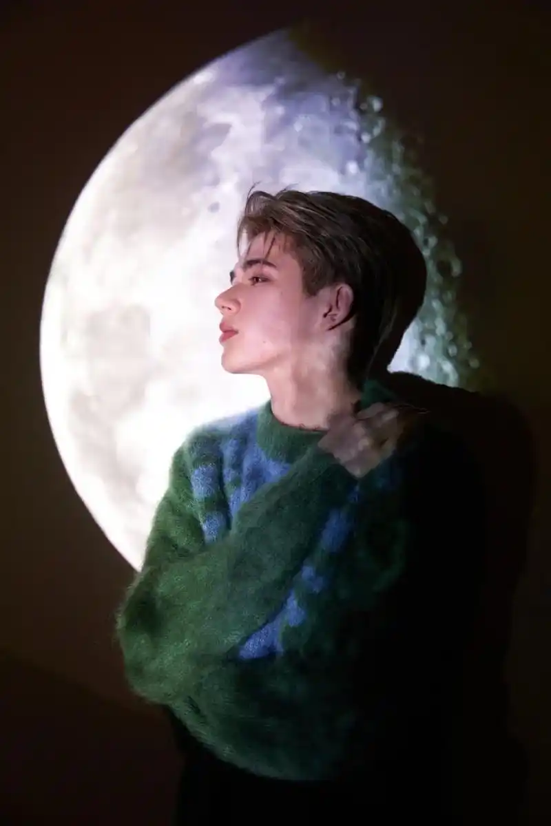 庆怜这下颚线 雕塑吧@caelan_ 庆怜 @抖音小助手 # - 抖音