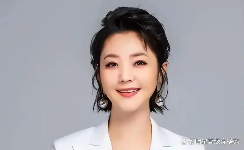 方琼:从乡村幼师到荧屏明星,一位不平凡女性的传奇蜕变