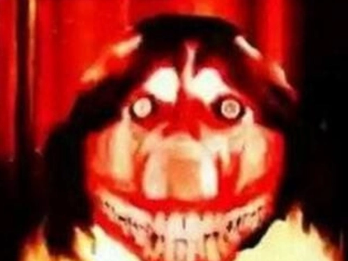 一只会微笑的狗恐怖图片