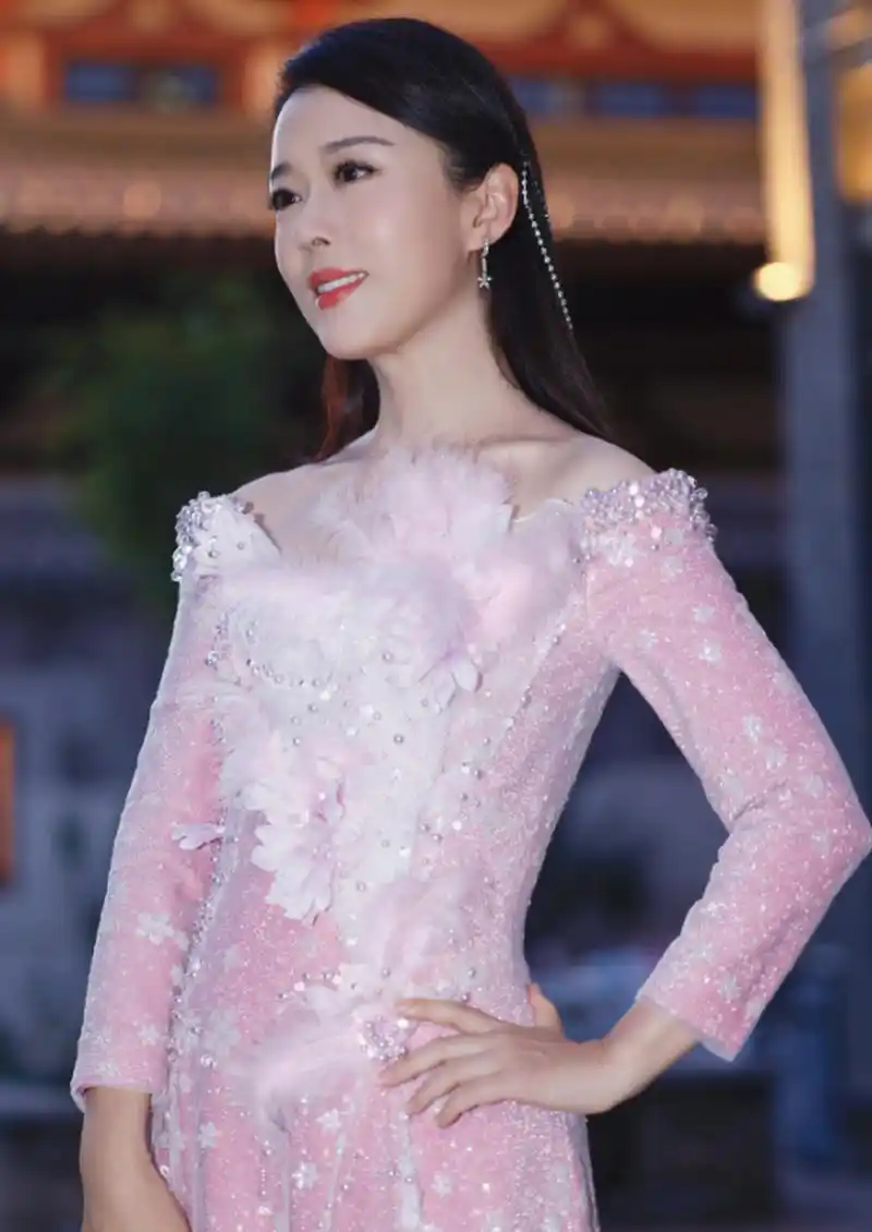 颜丹晨不愧是最美嫦娥呀 #45岁嫦娥颜丹晨近照曝光