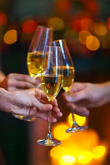 圣诞节,照明,香槟酒杯,假日,聚会,干杯_高清图片_全景视觉
