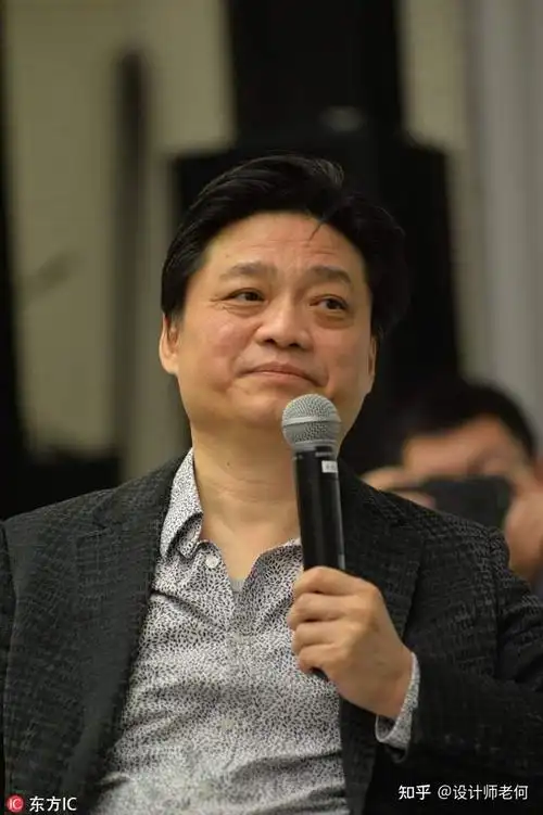 娱乐圈纪检委崔永元为什么消失了?到底是受了打压还是他自愿退出?