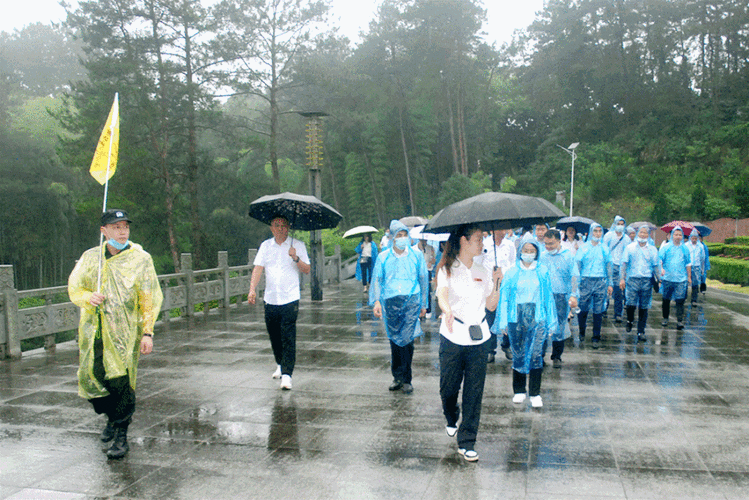 寻根铸魂山河集团开展庆祝建党100周年团风行活动
