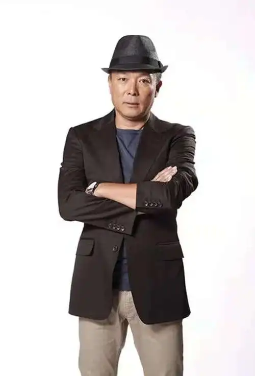 演员谢园:饰演吴魏   据悉,古装奇幻电影《纪巡师》已于今日顺利