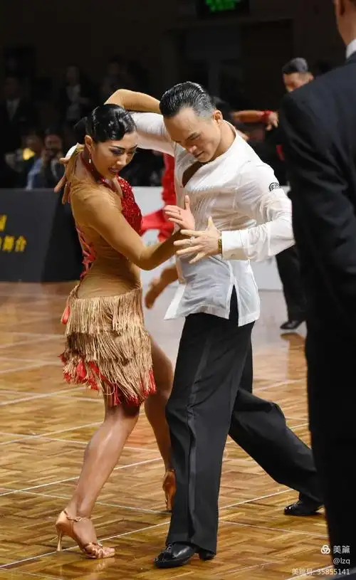 lzq的美篇《2019我的影展》之一:拉丁舞冠军人像