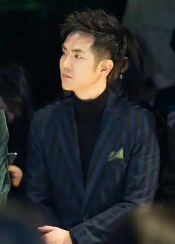 《甄嬛传》温实初, 最帅的教授, 老婆是剧中的她, 42岁看起来像24