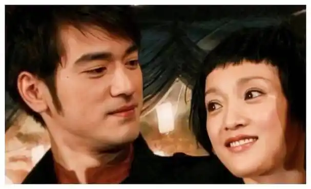 周迅50岁从丁克到人生赢家让人意外感慨万千