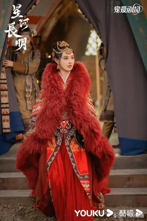 彭小苒新剧《星河长明》将开播,古装造型又美又飒